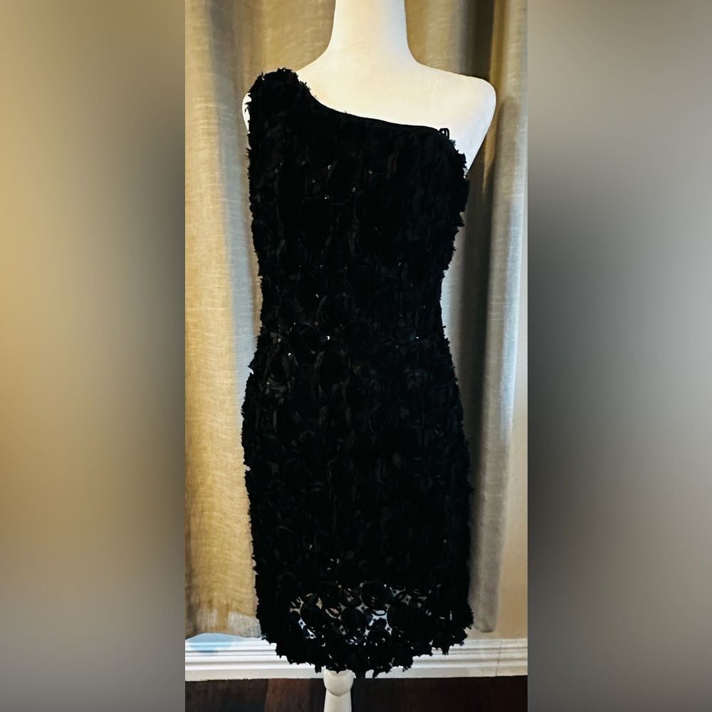 Allen Schwartz Privé Black One-Shoulder Rosette Cocktail Dress | Size 6 | NWOT